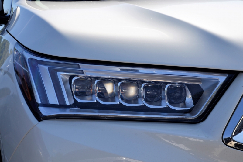 concession-moto-BIOT-min_acura-headlamp-2834131